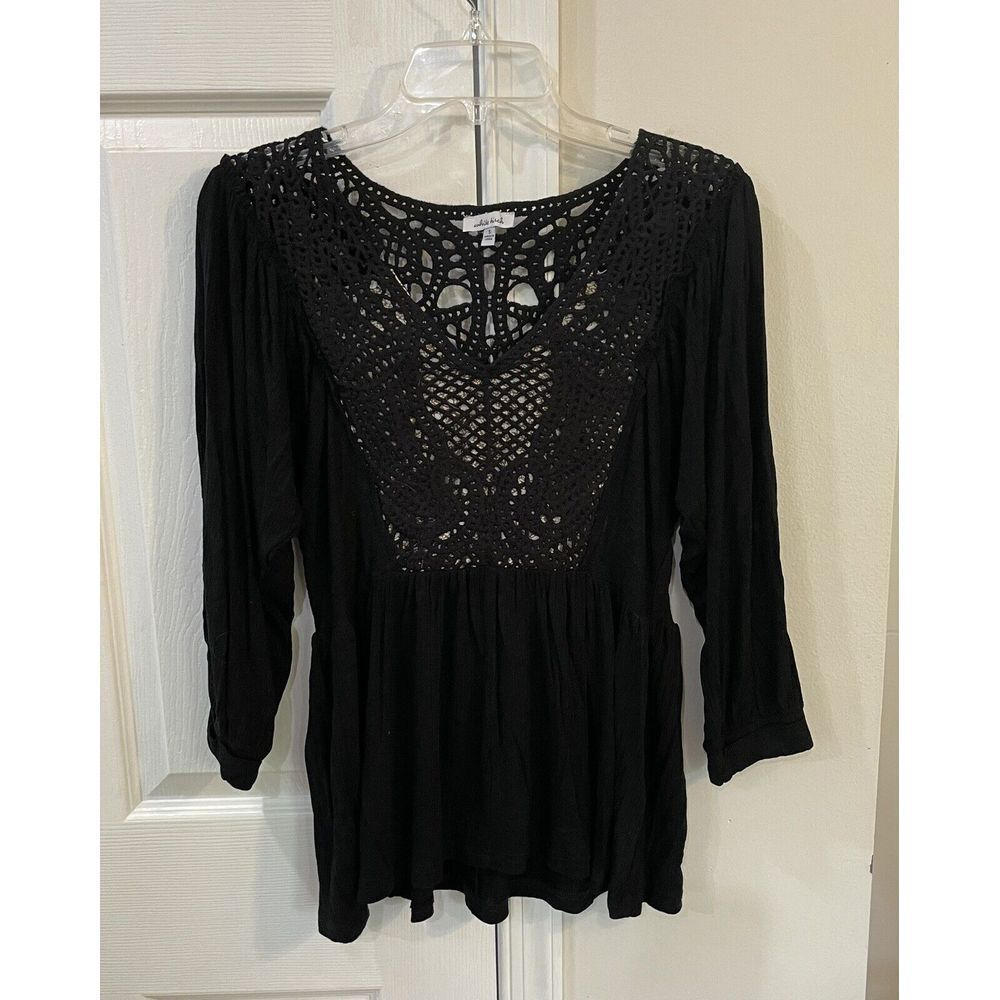 White Birch Women's‎ Black Shirt Blouse Size S Crocheted Detail